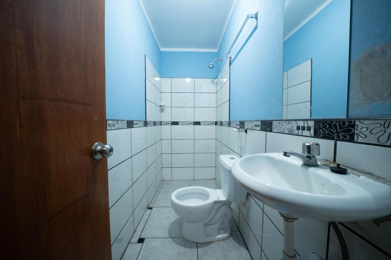 Hostal Tarapaca Hotel Huánuco Екстериор снимка
