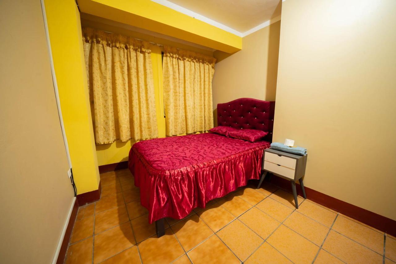 Hostal Tarapaca Hotel Huánuco Екстериор снимка